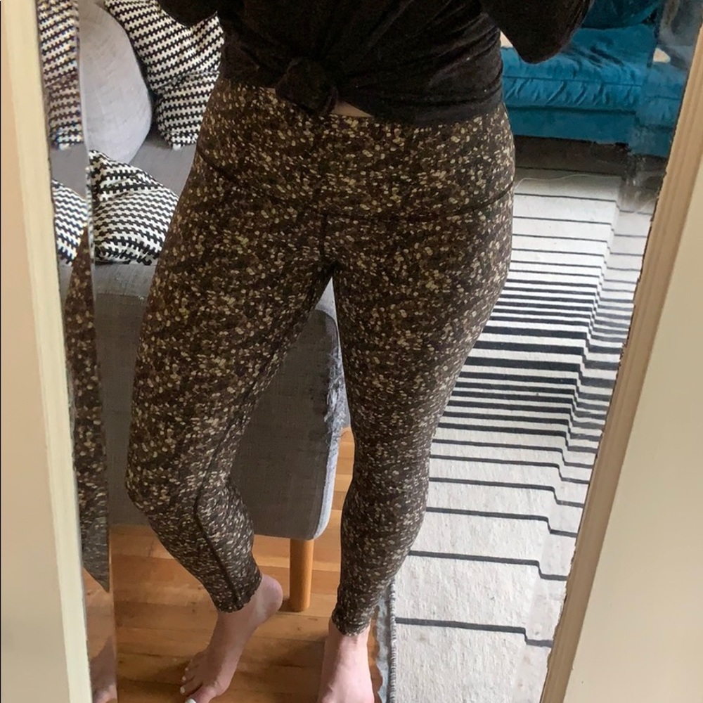 Unique Lululemon sequin print gold leggings sz 10